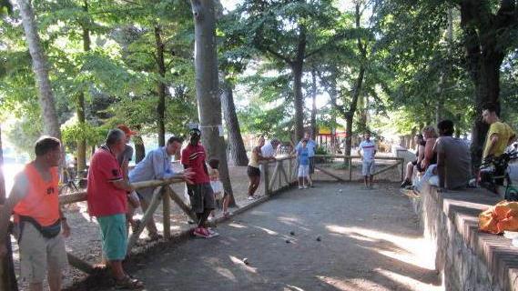 Federbocce, il delegato Lazzeroni annuncia: «Si riparte all’aperto con la petanque»