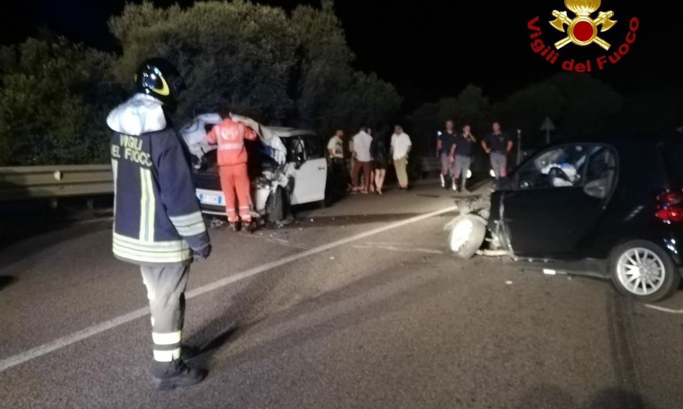 Scontro frontale nella notte: sei feriti