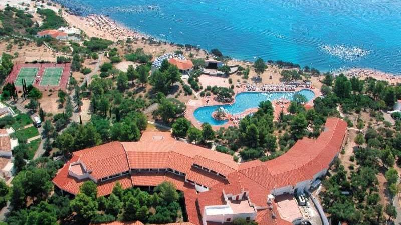 Continua la fuga dal resort: altri 20 lavoratori vanno via