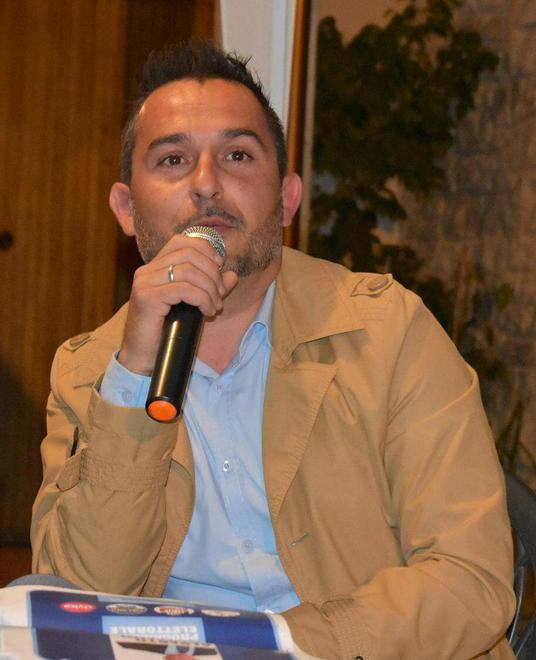 Il consigliere Giovanni Brocchini durante la campagna elettorale