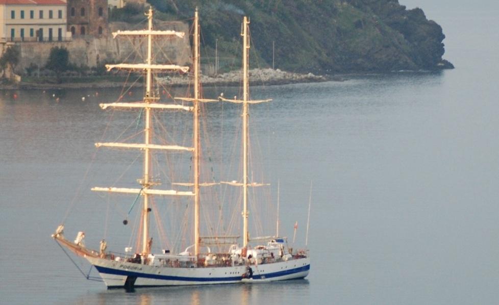 Il veliero Pogoria compie 40 anni: presenza fissa nel mare dell’Elba 