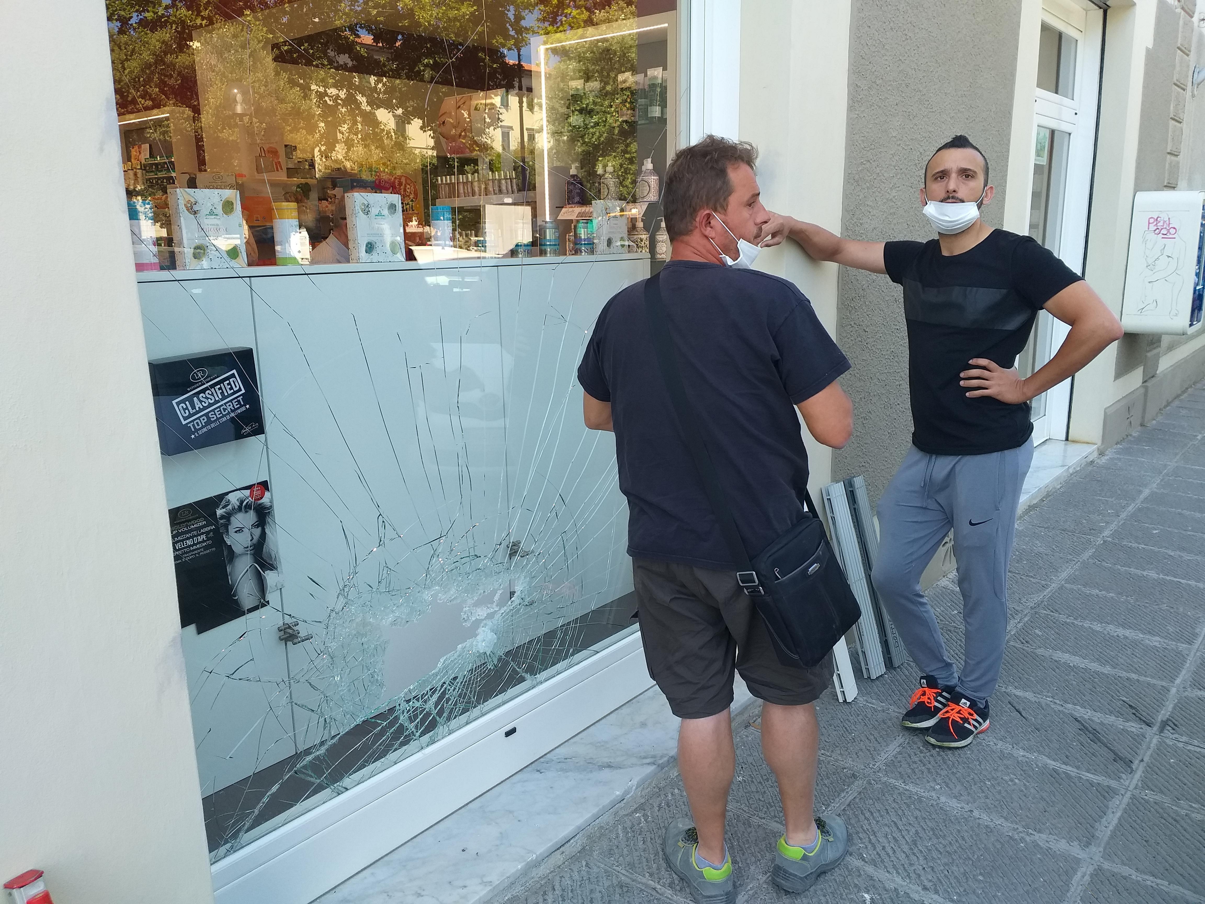 I danni alla Farmacia del Corallo