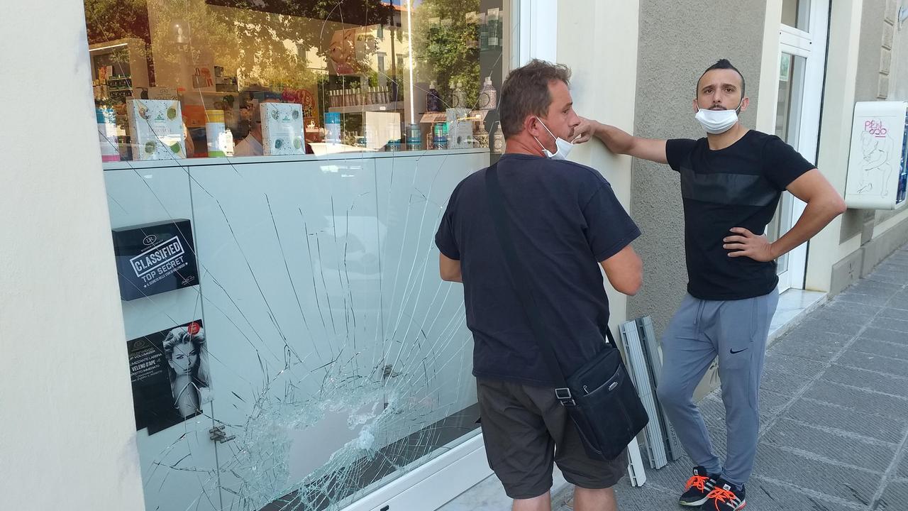 I danni alla Farmacia del Corallo