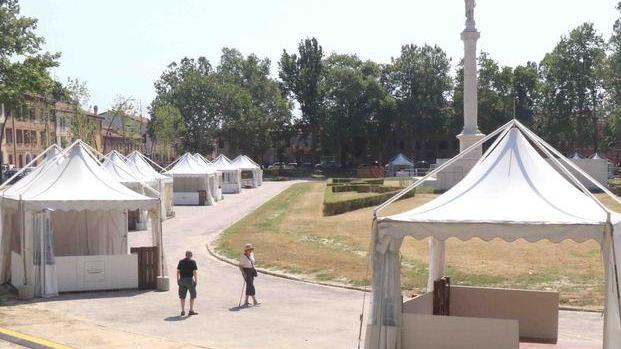 Piazza Ariostea un unico ristorante Parte MangiaFexpo