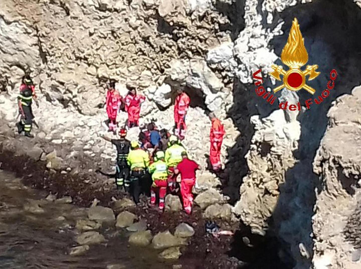 Tredicenne precipitato dalla scogliera di S'Arena, il giudice: «Indagate ancora» 