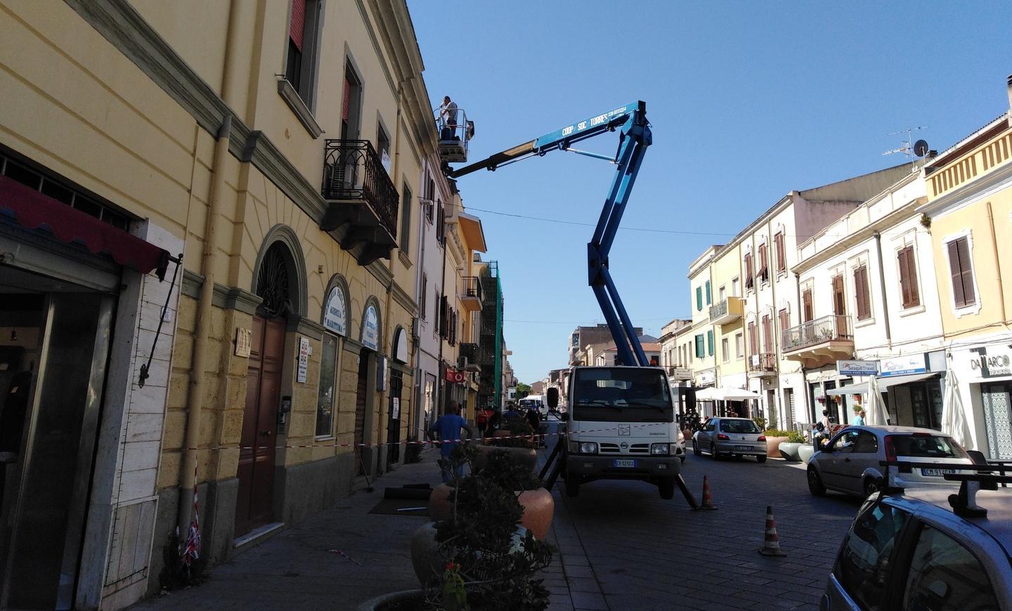 Rimesso a posto il cornicione crollato