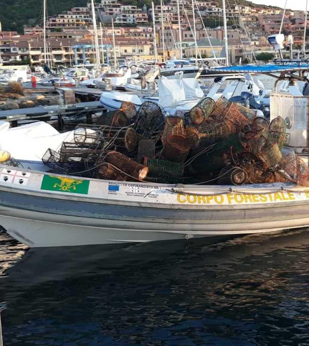 Lotta alla pesca abusiva sequestrate 230 nasse 