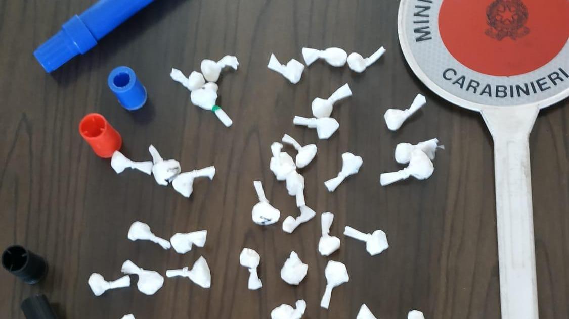 Sassuolo. Nascondeva dosi di cocaina dentro i pennarelli. Arrestato per spaccio