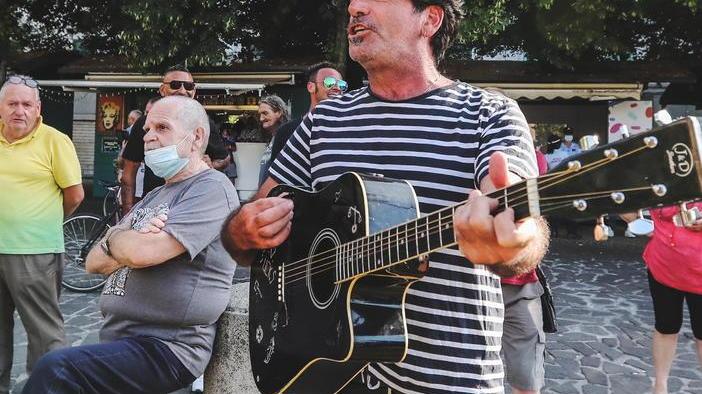 “Imagine” di Bobo per Susy «Mi guardi? Sì, io canto bene»