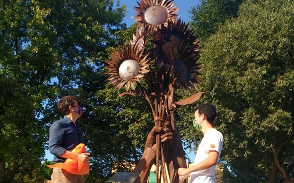 Una nuova statua al parco 