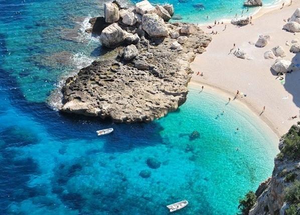 Chiuse le vie d’accesso a Cala Mariolu 