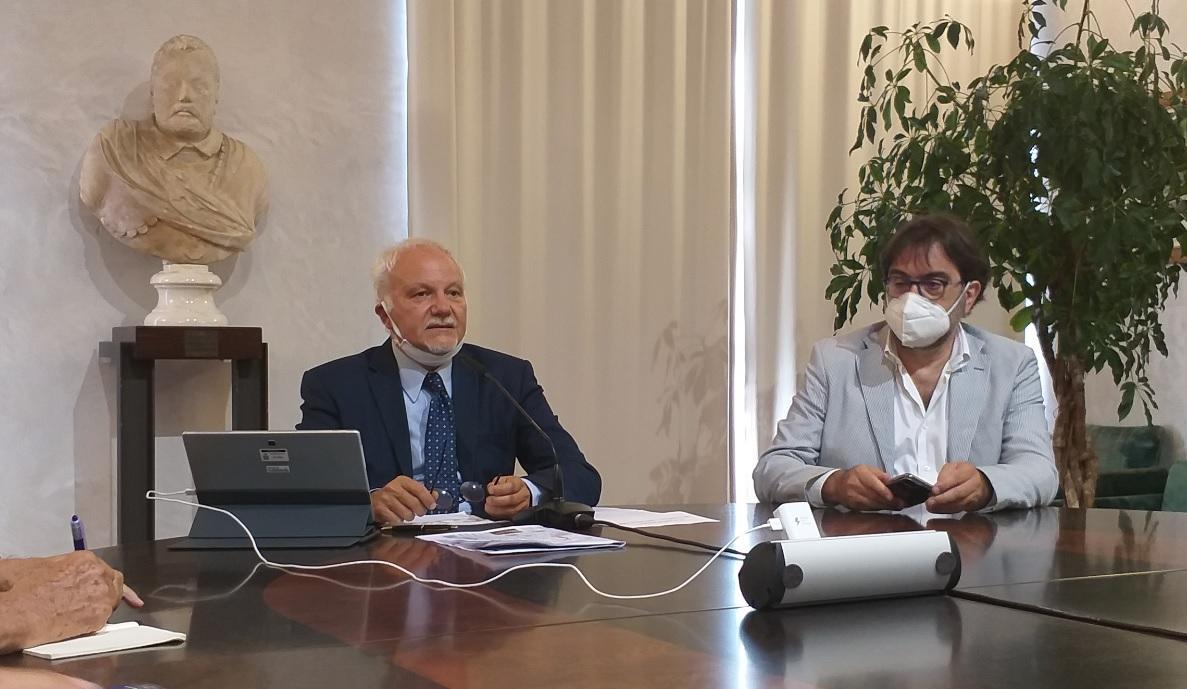 Il presidente dell’Authority Stefano Corsini e, a destra, il numero due Massimo Provinciali