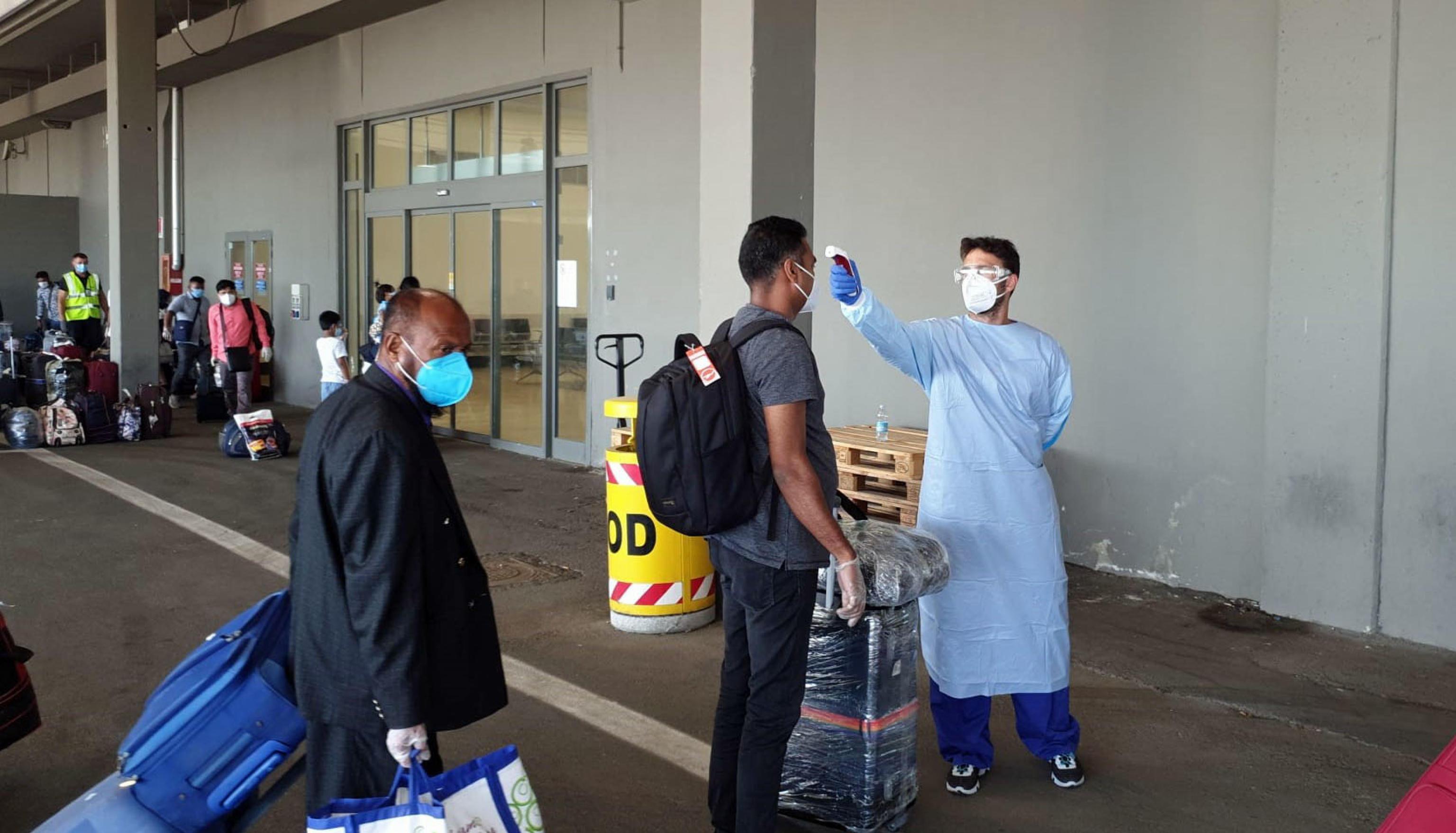 La rilevazione della temperatura in aeroporto