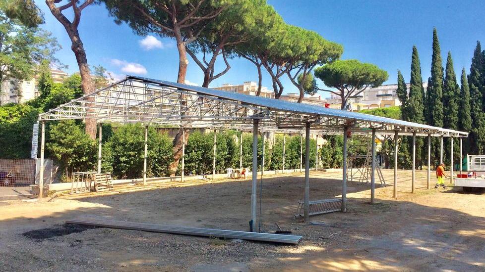 Un nuovo parcheggio accanto alla stazione di Cecina, al posto del degrado: «Pronto in un mese»