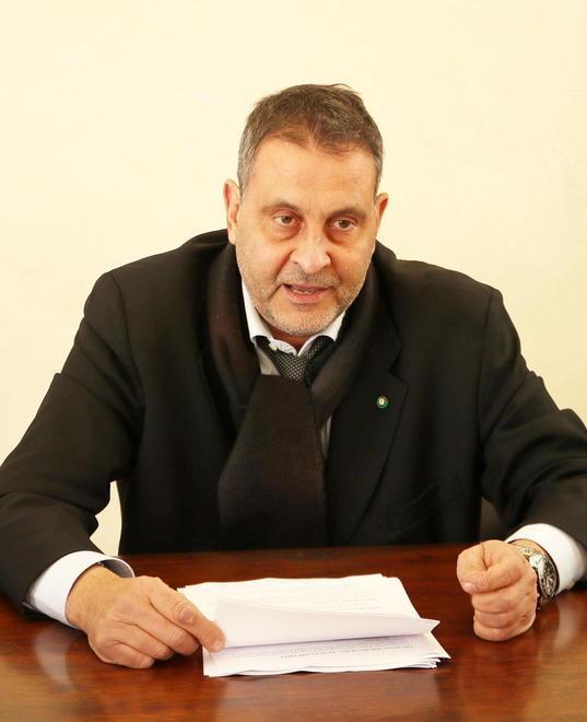 Caso-Giurlani, il sindaco si difende: «Diecimila chilometri al mese? Lavoravo fino alle 2 di notte» 
