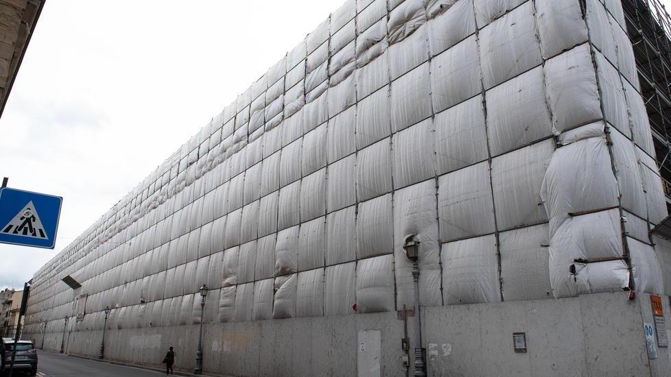 Ex Manifattura, intrusi e incuria nel cantiere abbandonato: il Comune ora pensa alla denuncia penale