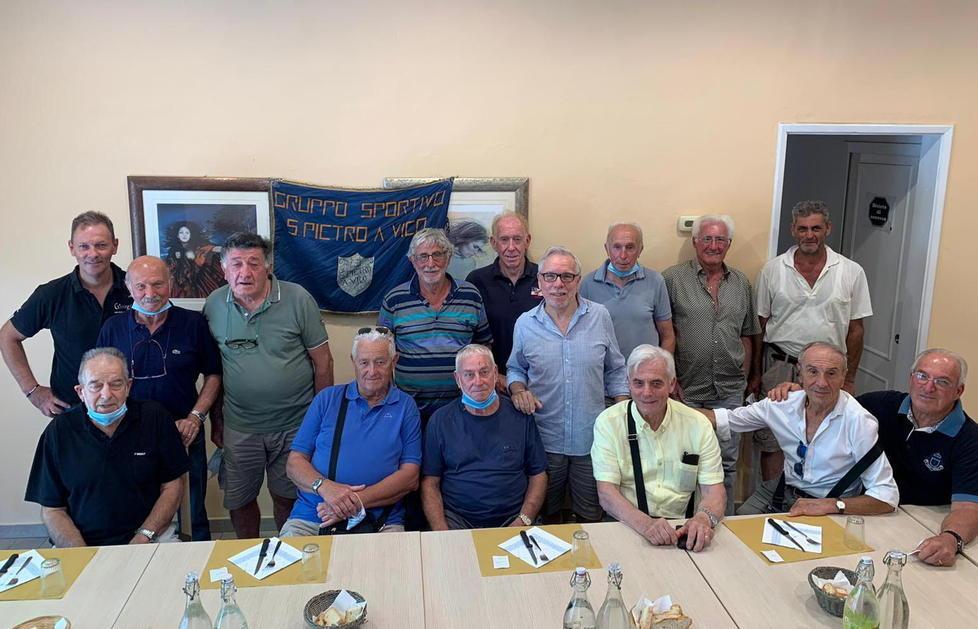 Gli Juniores d’oro del San Pietro a Vico si ritrovano a cena 