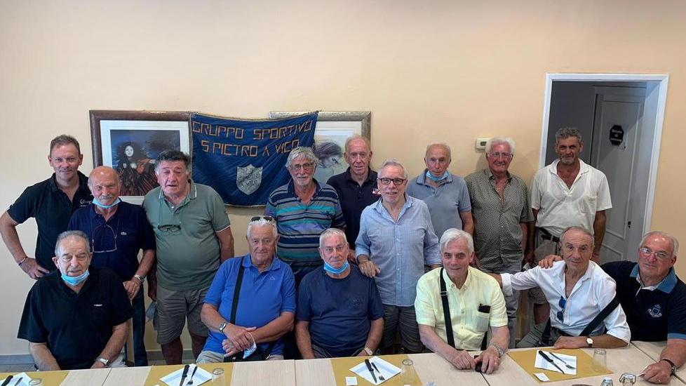 Gli Juniores d’oro del San Pietro a Vico si ritrovano a cena