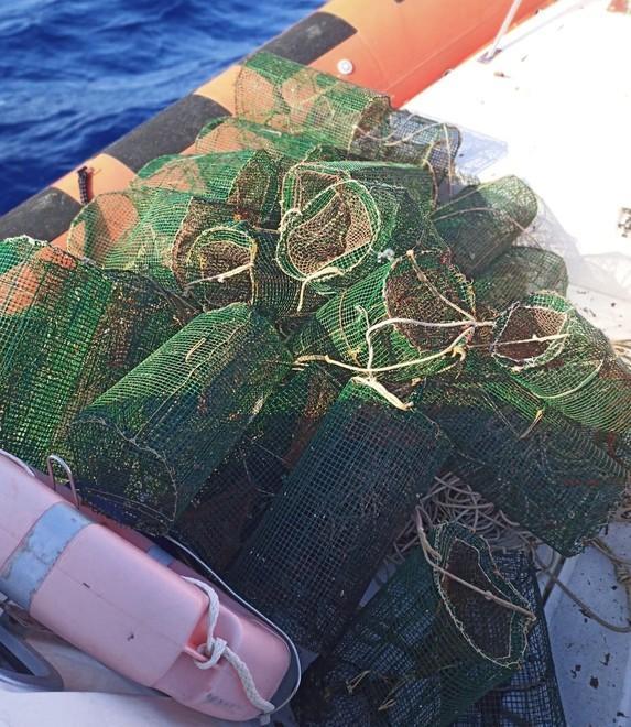 Sequestrate 31 nasse messe illegalmente nel mare di Pianosa