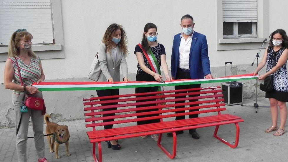 Panchina rossa contro la violenza sulle donne