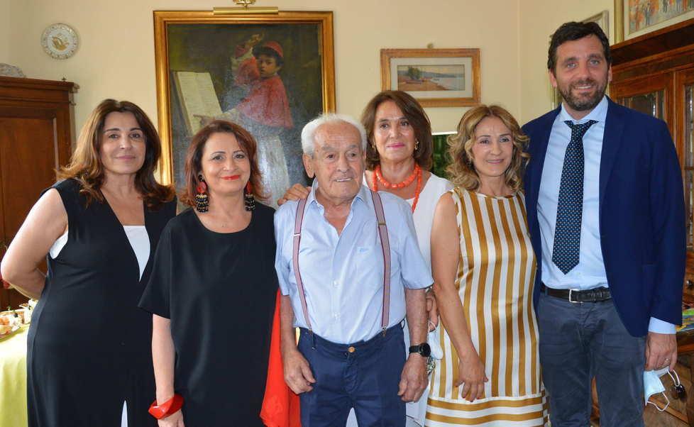 Festeggia cento anni l’ex procuratore Manchia