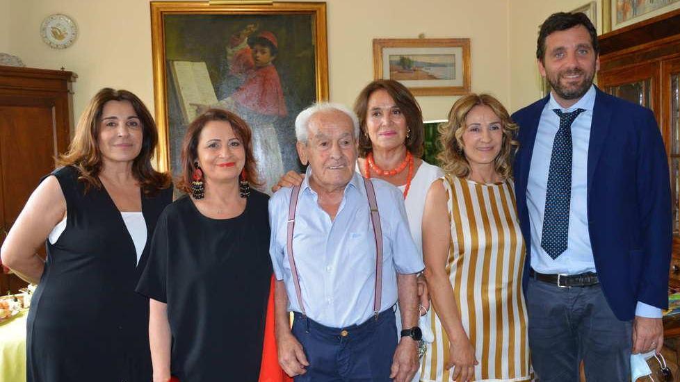 Festeggia cento anni l’ex procuratore Manchia
