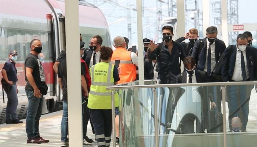 Mascherine e transenne alla Mediopadana per l’arrivo della Juve