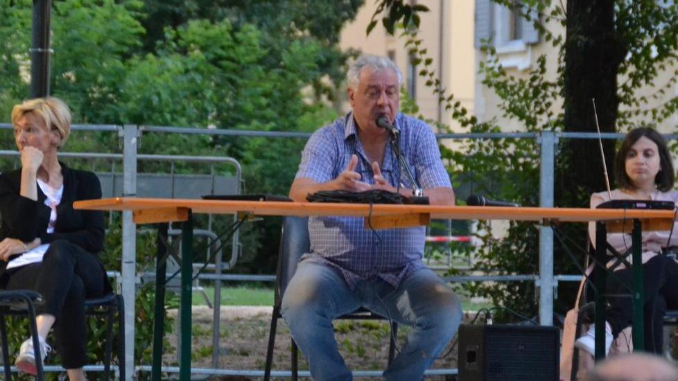 Motorini truccati e “garini” in via Sassari La giunta dice basta