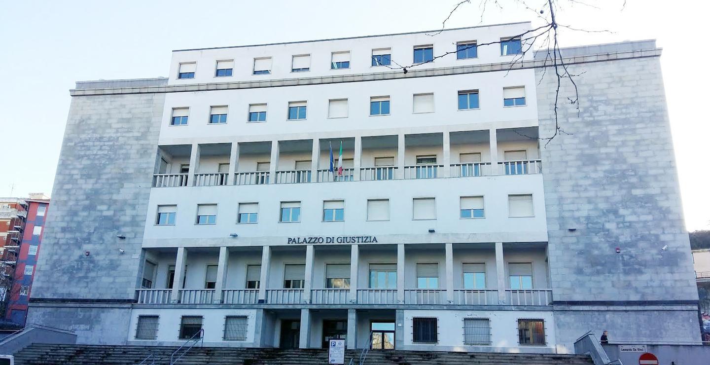 Rapina al chiosco due condanne 