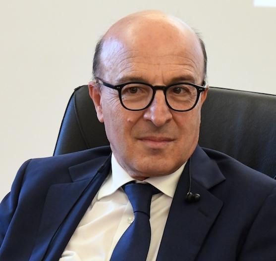 Pochi medici nei reparti e liste d’attesa senza fine 