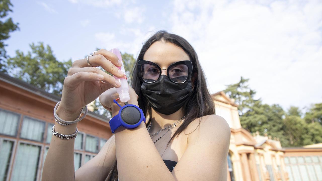 Alessandra, Biancamaria e la loro invenzione “Togo”: gel a portata di braccialetto