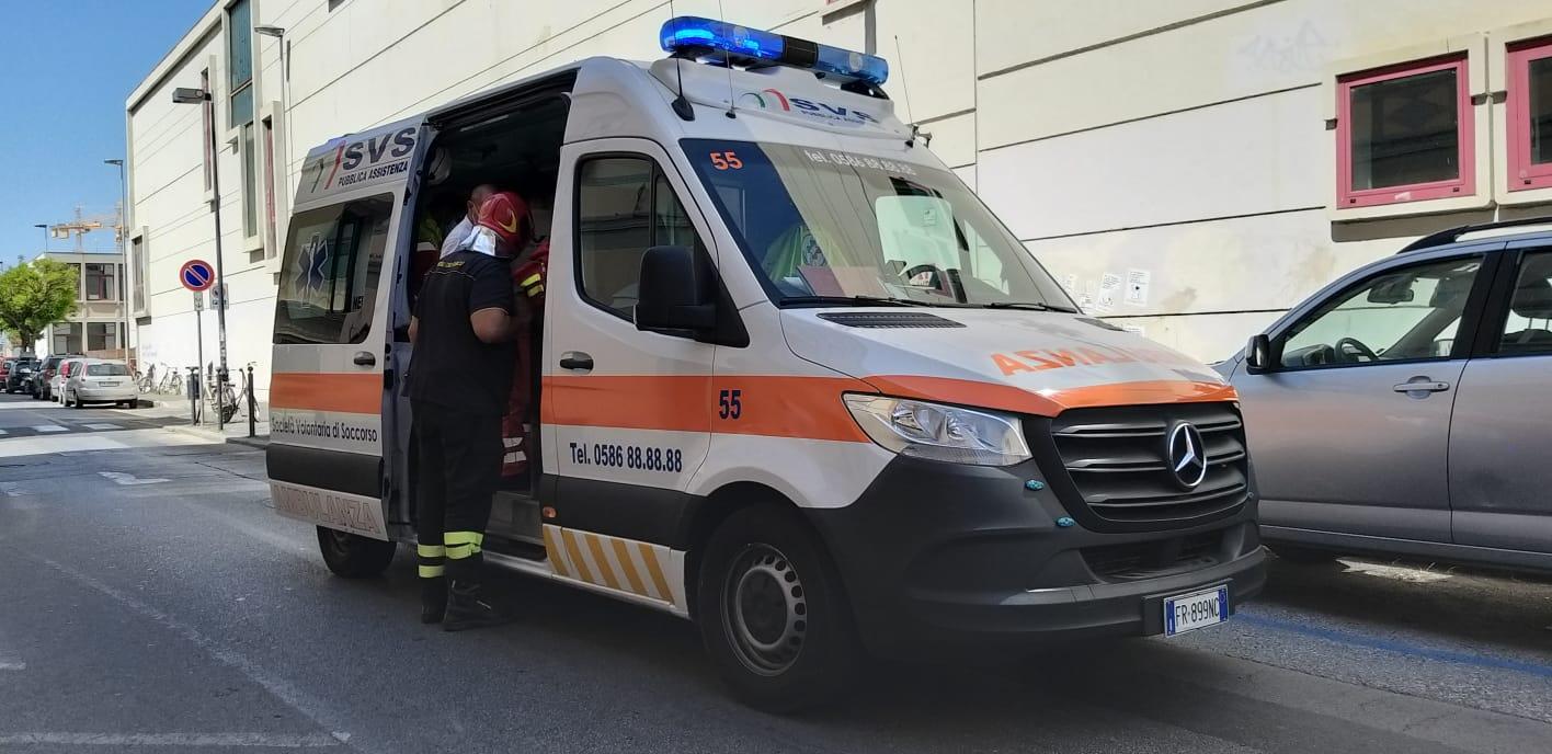 Un'ambulanza della Svs di via San Giovanni