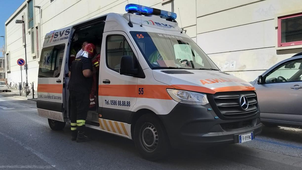 Un'ambulanza della Svs di via San Giovanni