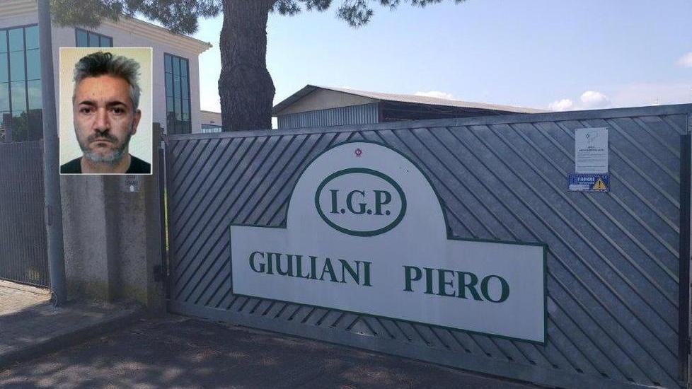 «Aiuto, sono rimasto incastrato»: muore a 48 anni straziato dal macchinario. Indagato il titolare dell'azienda