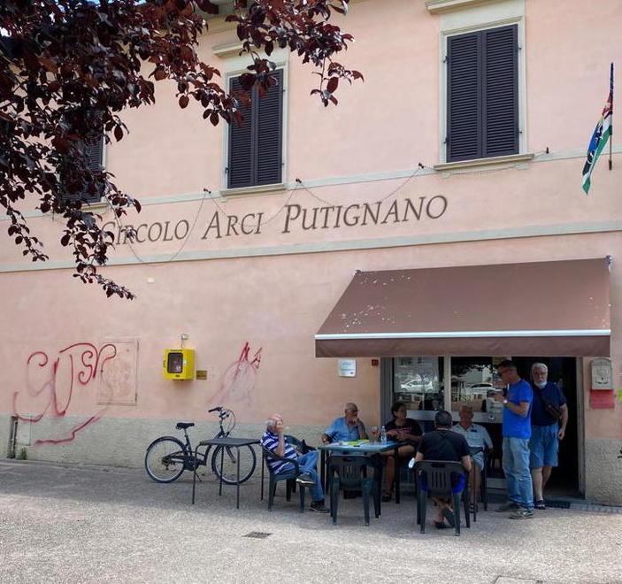 Morto sul lavoro, Yuri agli amici: «Appena riscuoto il primo stipendio vi porto tutti a cena» 