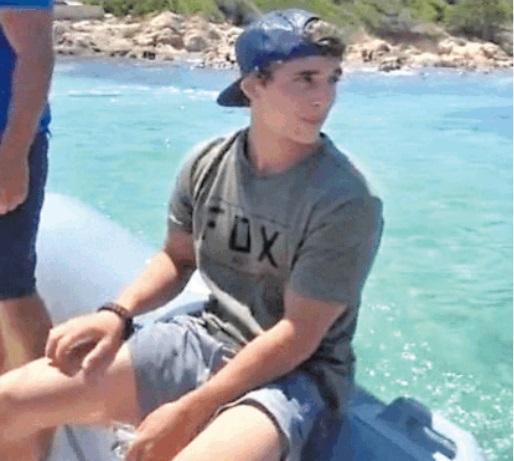 Rio (La Casa di carta)  in vacanza in Sardegna, le foto sui social 