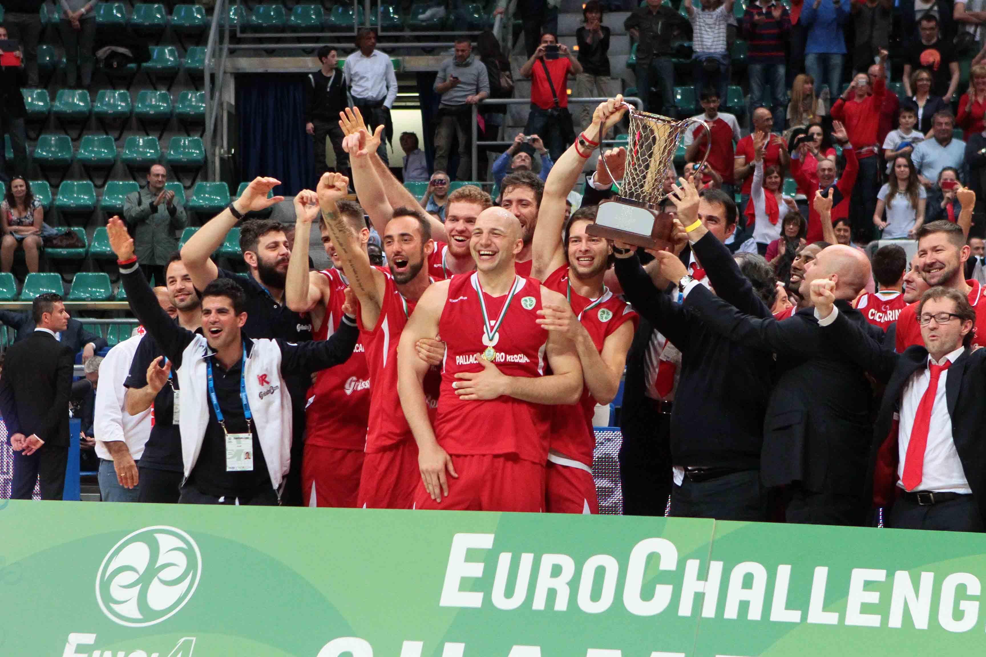 La festa dei biancorossi per la vittoria dell'Eurochallenge nel 2014