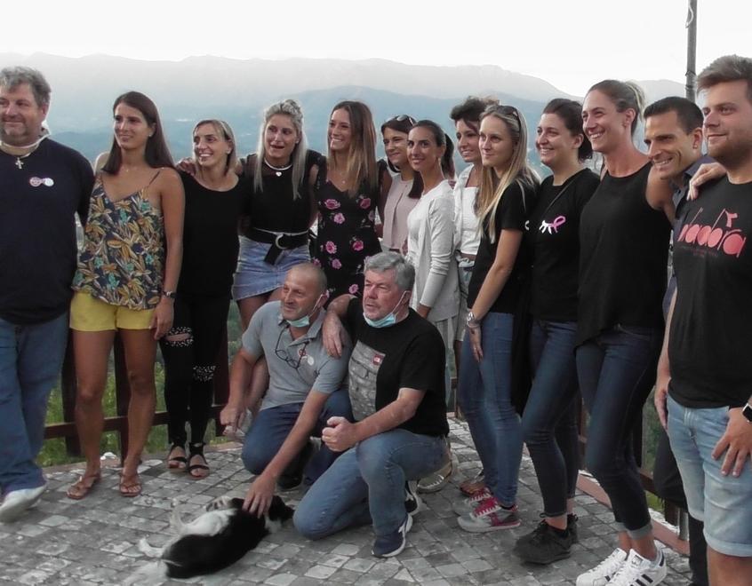 Podenzana Volley in serie C di pallavolo. Cena e festa al Castello: «Orgoglio di tutto il paese» 