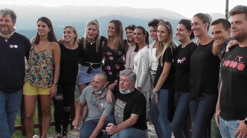Podenzana Volley in serie C di pallavolo. Cena e festa al Castello: «Orgoglio di tutto il paese»