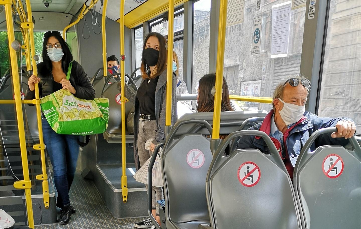 Ma sui mezzi pubblici si viaggia a pieno carico 