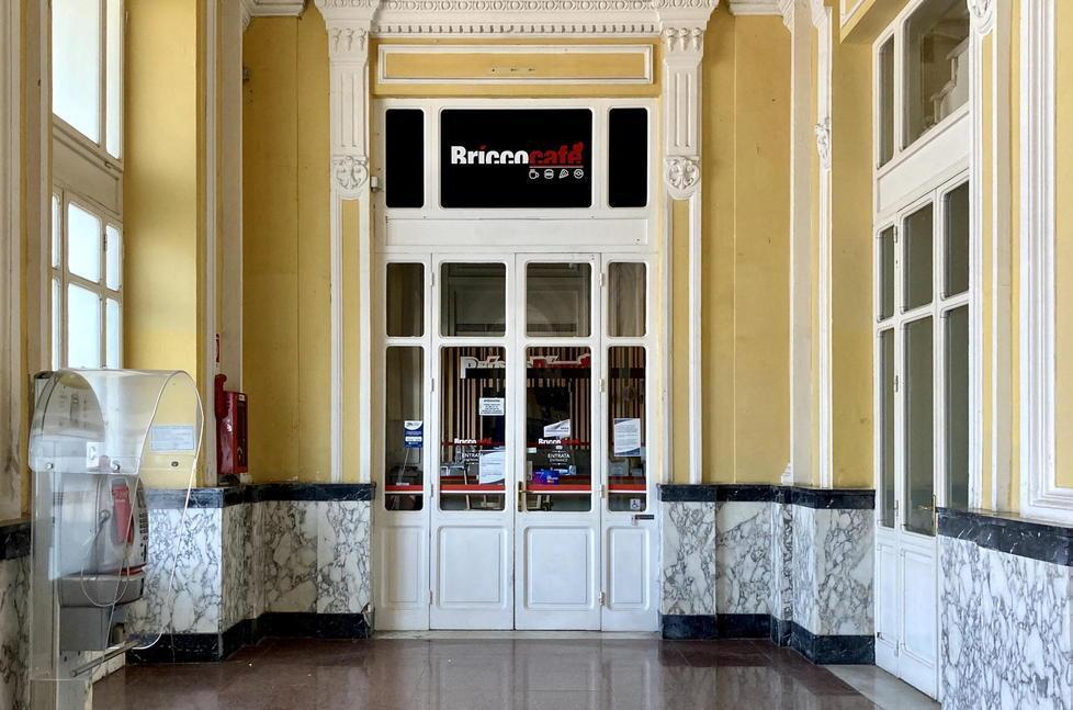 Il bar della stazione preoccupa Salvetti: «Deve riaprire, è un servizio necessario» 
