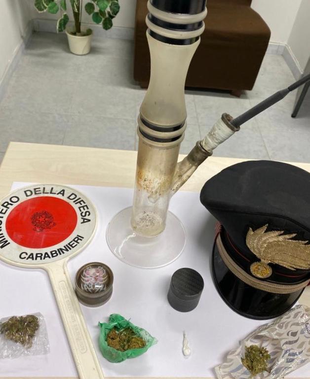 Portoscuso, festino a base di droga interrotto dai carabinieri