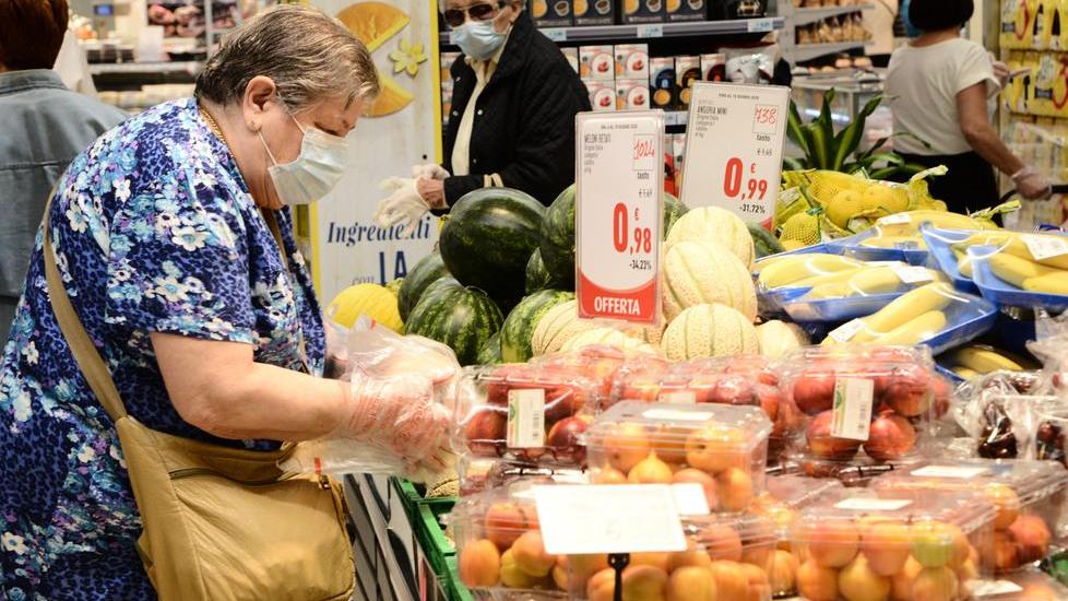Effetto Covid sui prezzi: Modena seconda in Italia. Per la frutta rincaro del 24%