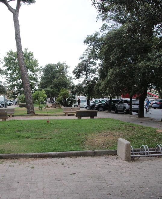 Piazza D’Azeglio ristrutturata con il parcheggio sotterraneo 