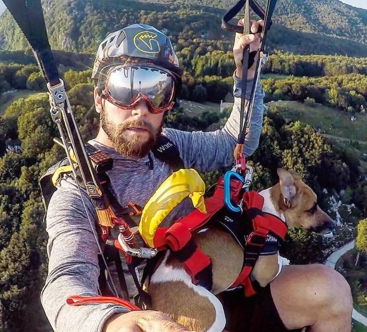 L’ultimo tragico lancio, parà trovato morto ai piedi di un traliccio 