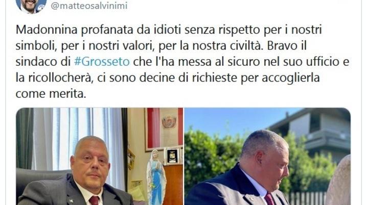 Il boa di piume e il tweet