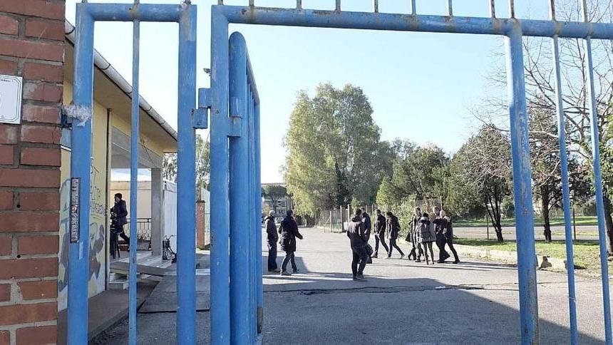 Campi alla Fontina I comitati: subito la revoca del bando