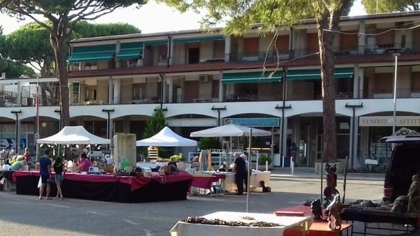 Flop mercatini serali «Formula da rifare»