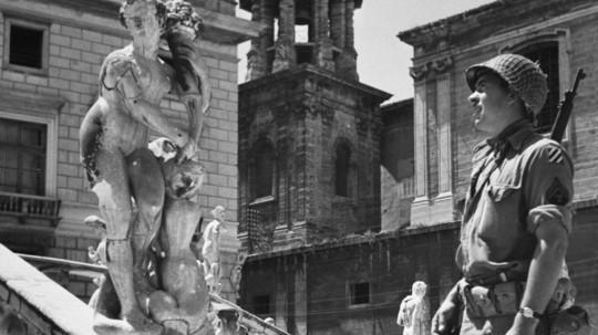 Capa e gli altri “giganti” del reportage La Storia negli scatti custoditi a Modena