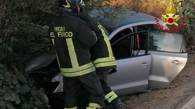 L'auto che ha investito e ucciso il ragazzo è finita fuori strada